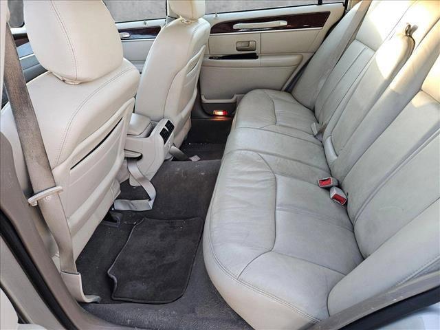 used 2005 Lincoln Town Car car, priced at $7,996