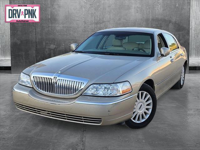 used 2005 Lincoln Town Car car, priced at $7,996