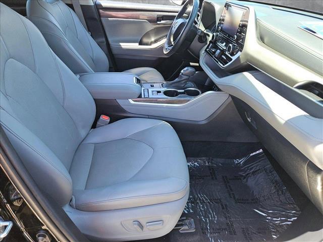 used 2020 Toyota Highlander Hybrid car, priced at $35,481