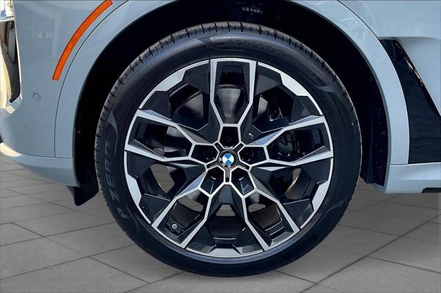 new 2025 BMW X7 car, priced at $124,305