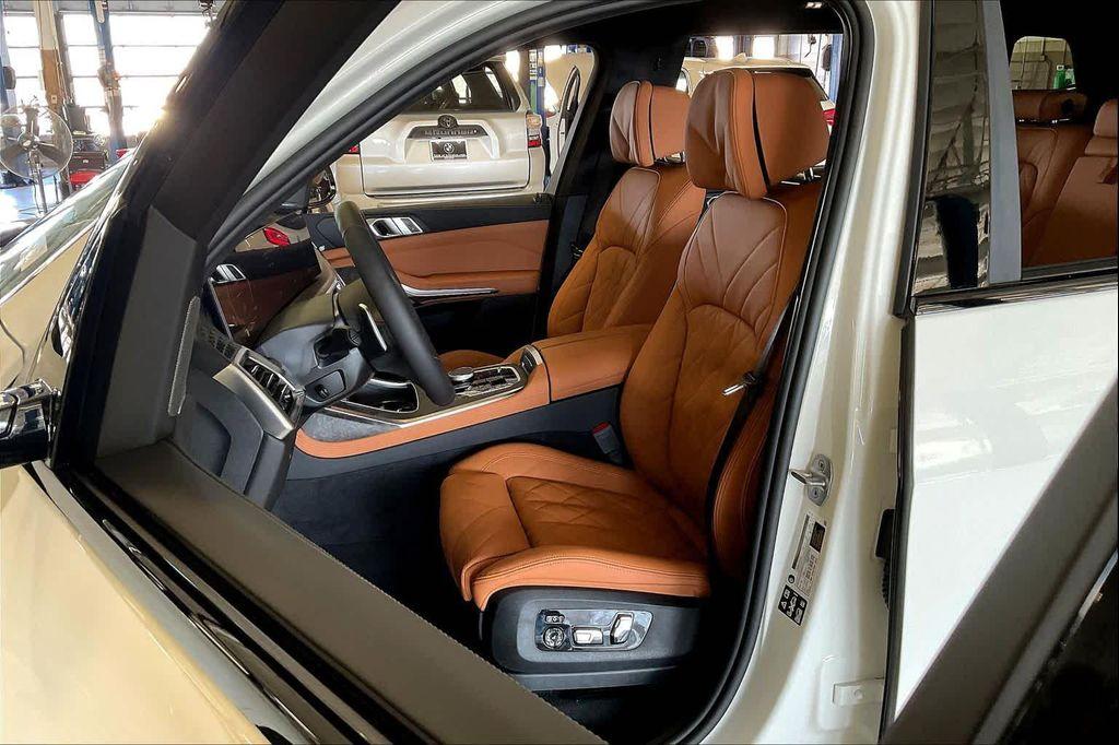 new 2026 BMW X7 car, priced at $96,135