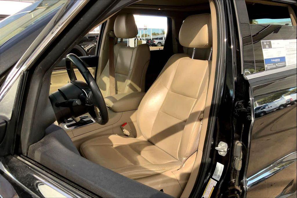 used 2016 Jeep Grand Cherokee car, priced at $12,681