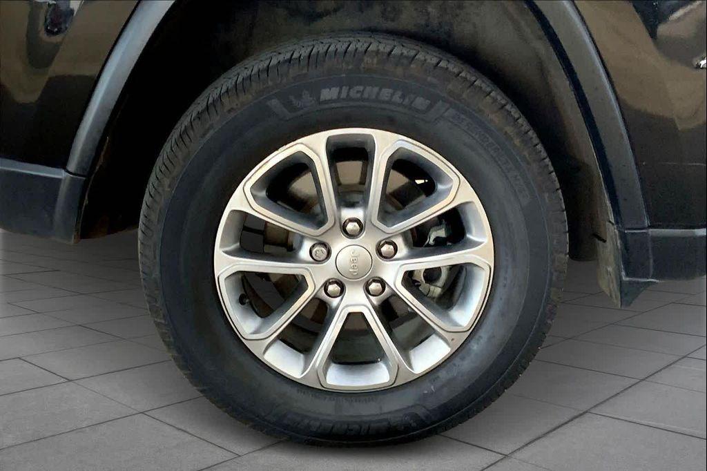 used 2016 Jeep Grand Cherokee car, priced at $12,681