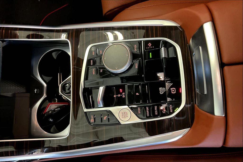 new 2026 BMW X7 car, priced at $99,280