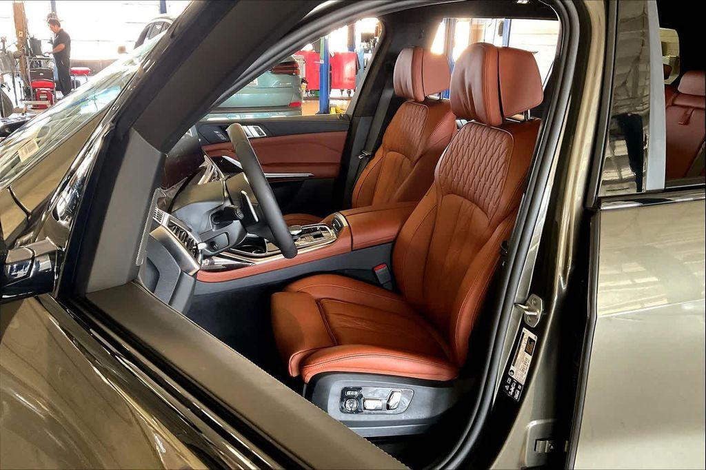 new 2026 BMW X7 car, priced at $99,280