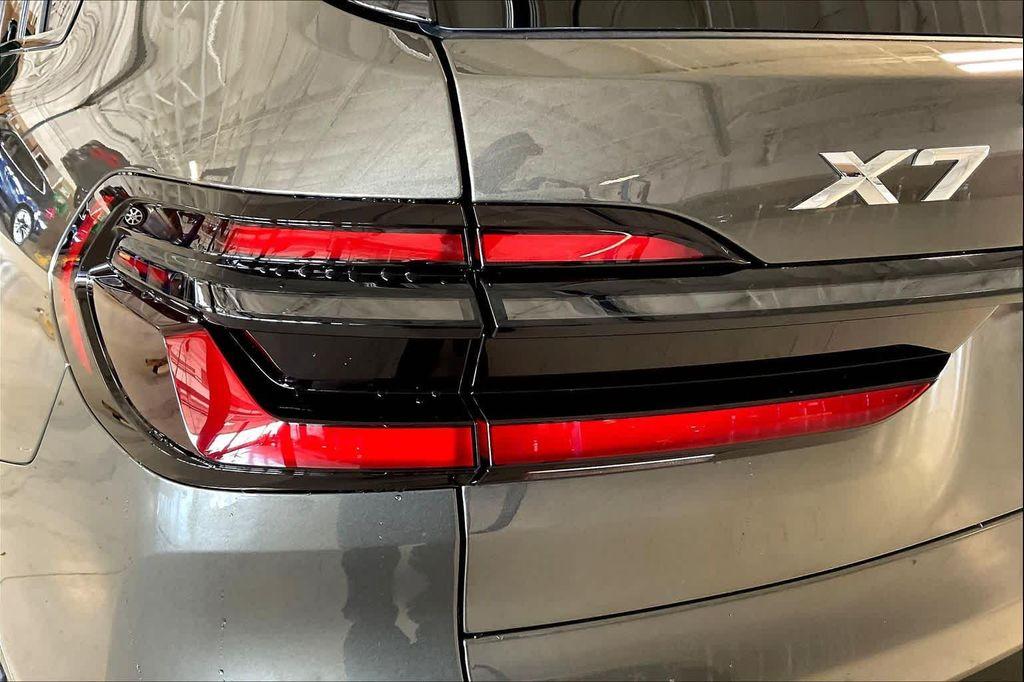 new 2026 BMW X7 car, priced at $99,280