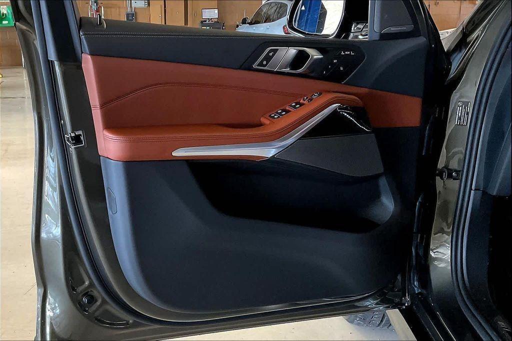 new 2026 BMW X7 car, priced at $99,280