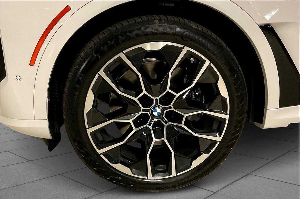 new 2026 BMW X7 car, priced at $122,760