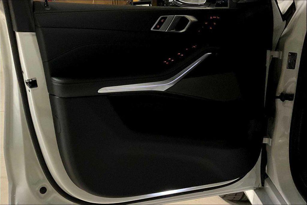 new 2026 BMW X7 car, priced at $122,760