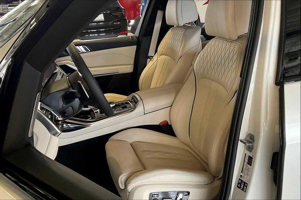 new 2026 BMW X7 car, priced at $125,330