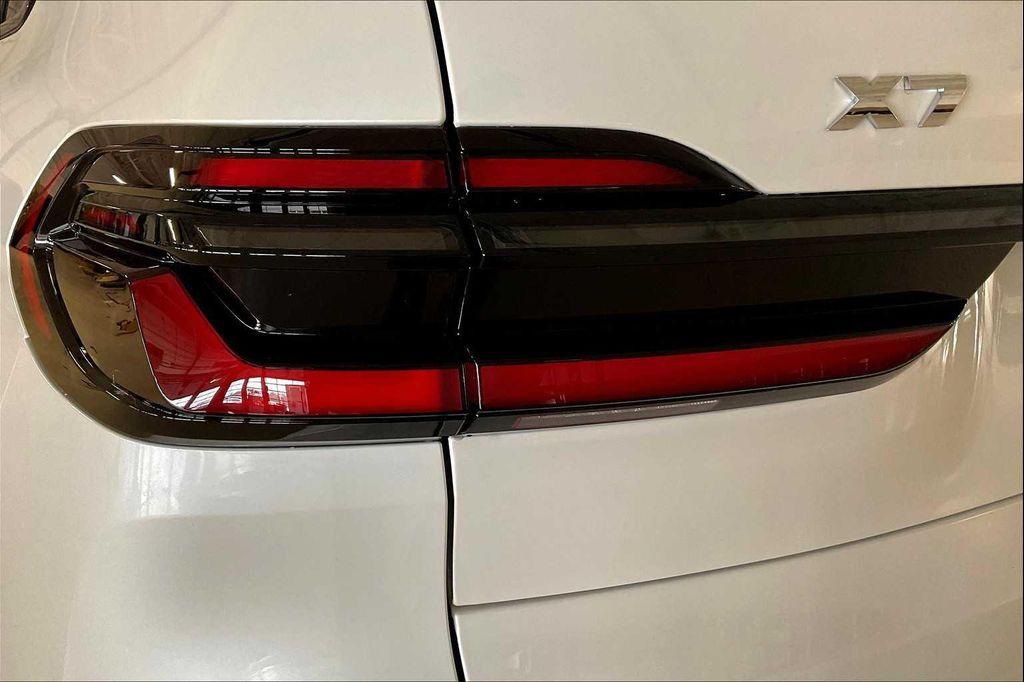 new 2026 BMW X7 car, priced at $125,330