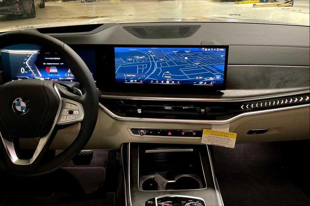 new 2026 BMW X7 car, priced at $100,225