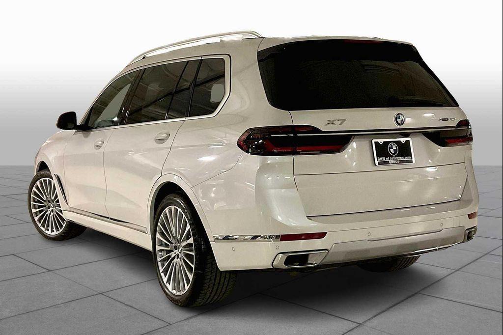 new 2026 BMW X7 car, priced at $100,225