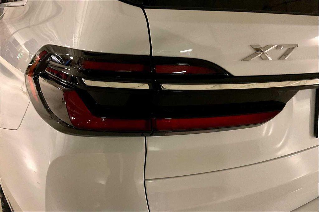 new 2026 BMW X7 car, priced at $100,225