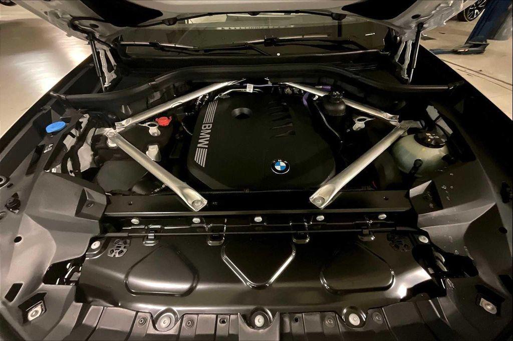 new 2026 BMW X7 car, priced at $100,225