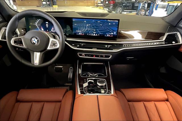 new 2025 BMW X7 car, priced at $100,555