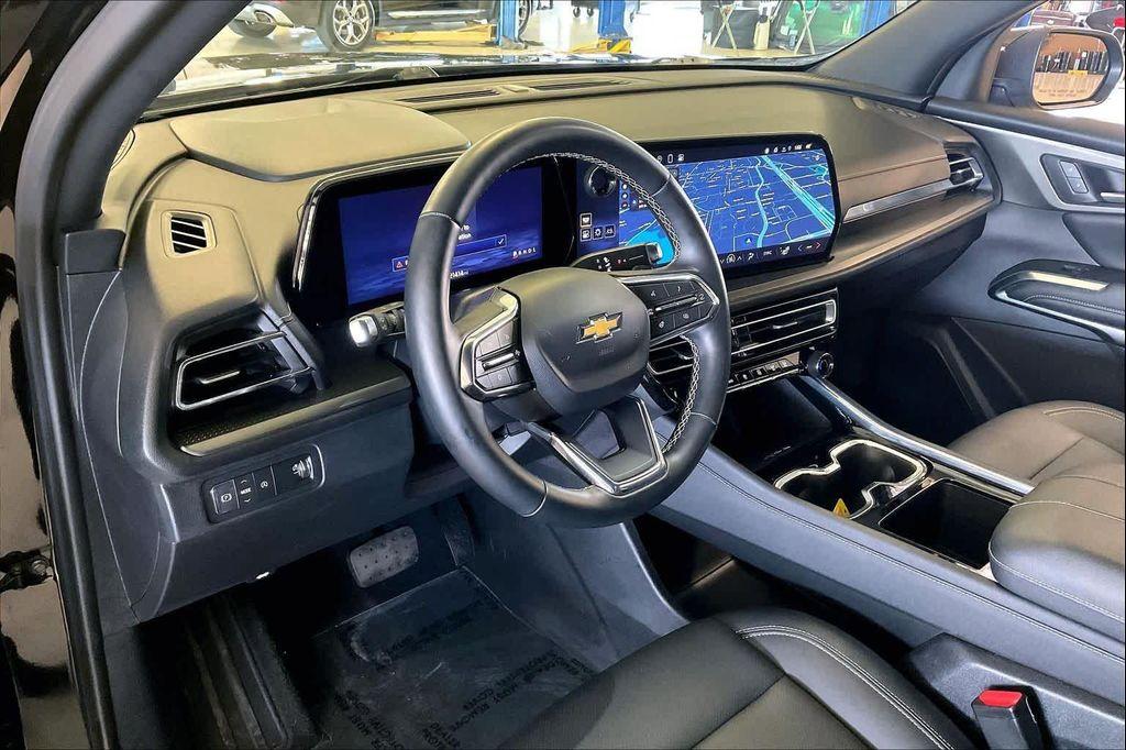 used 2025 Chevrolet Traverse car, priced at $36,483