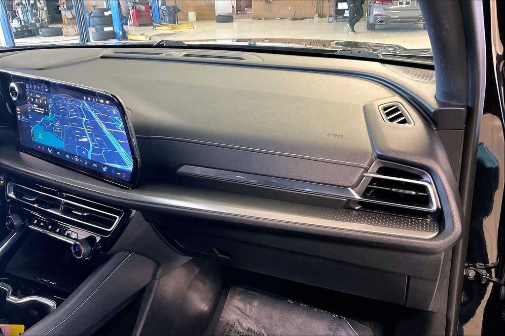 used 2025 Chevrolet Traverse car, priced at $36,483