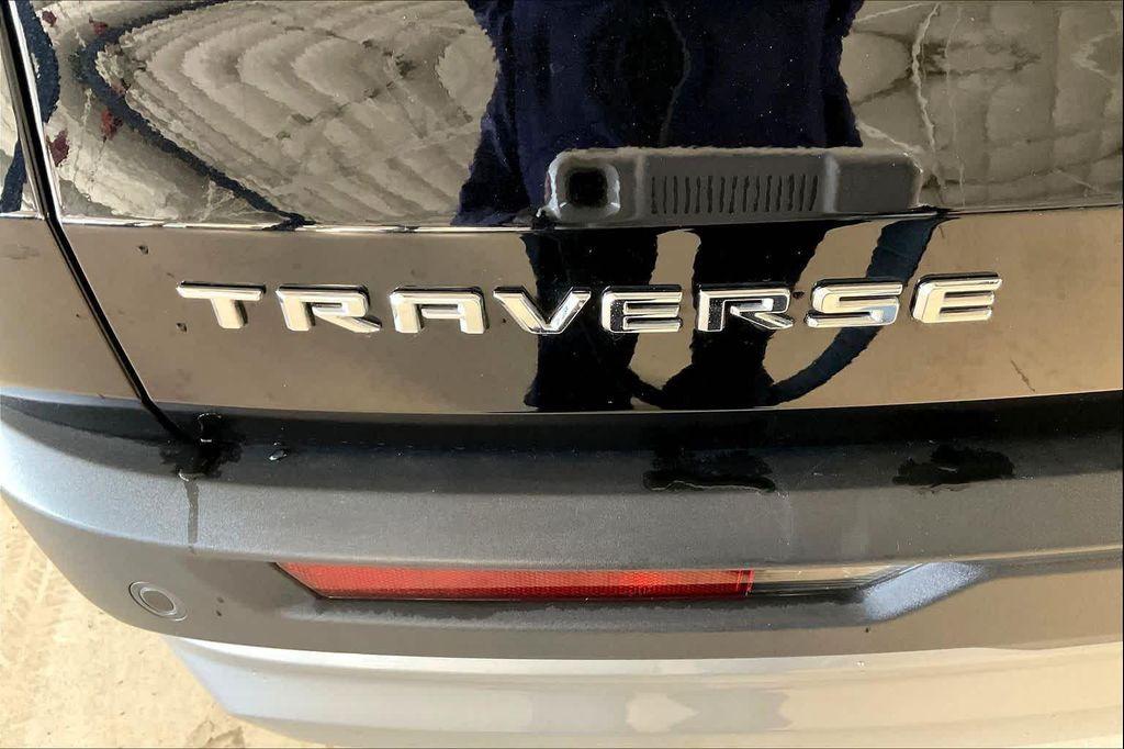 used 2025 Chevrolet Traverse car, priced at $36,483