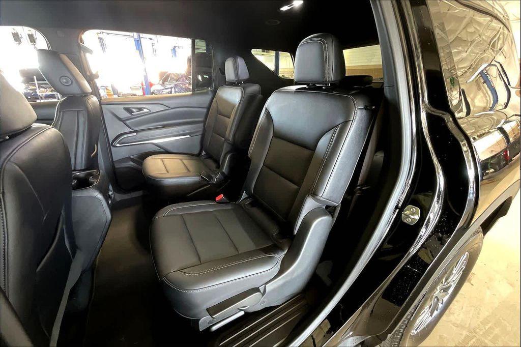 used 2025 Chevrolet Traverse car, priced at $36,483