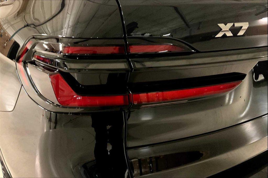 new 2026 BMW X7 car, priced at $125,560