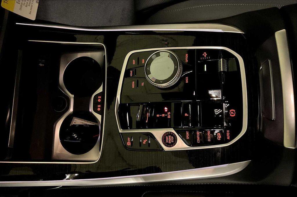 new 2026 BMW X7 car, priced at $125,560