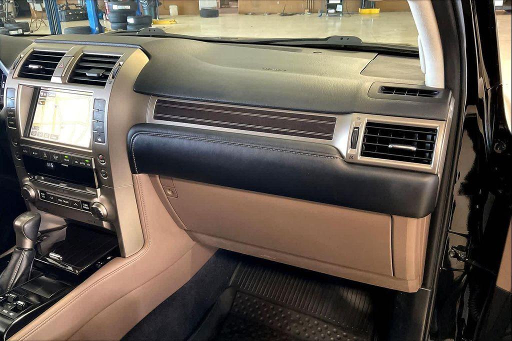 used 2020 Lexus GX 460 car, priced at $38,681
