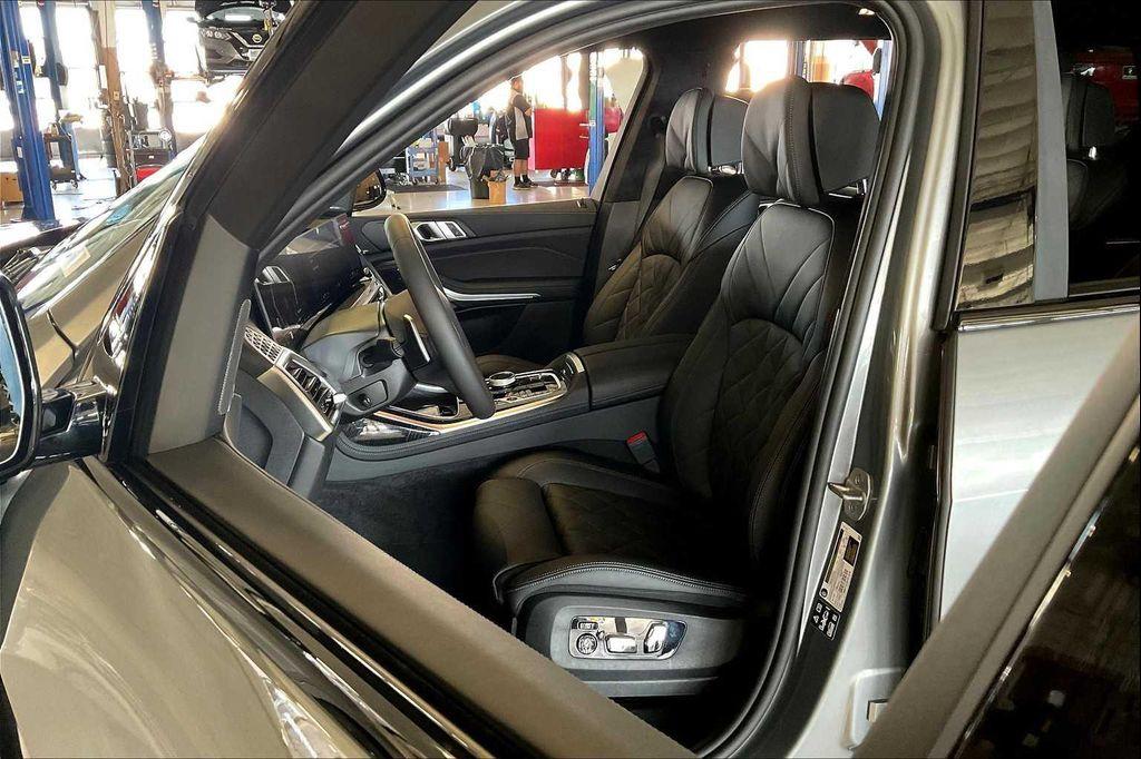 new 2026 BMW X7 car, priced at $101,525