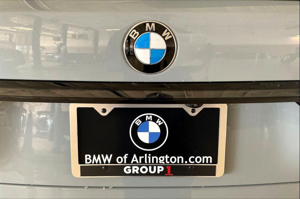 new 2026 BMW X7 car, priced at $100,910