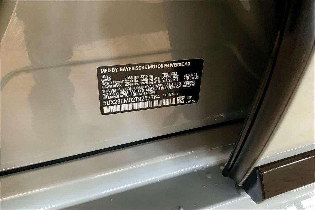 new 2026 BMW X7 car, priced at $100,910