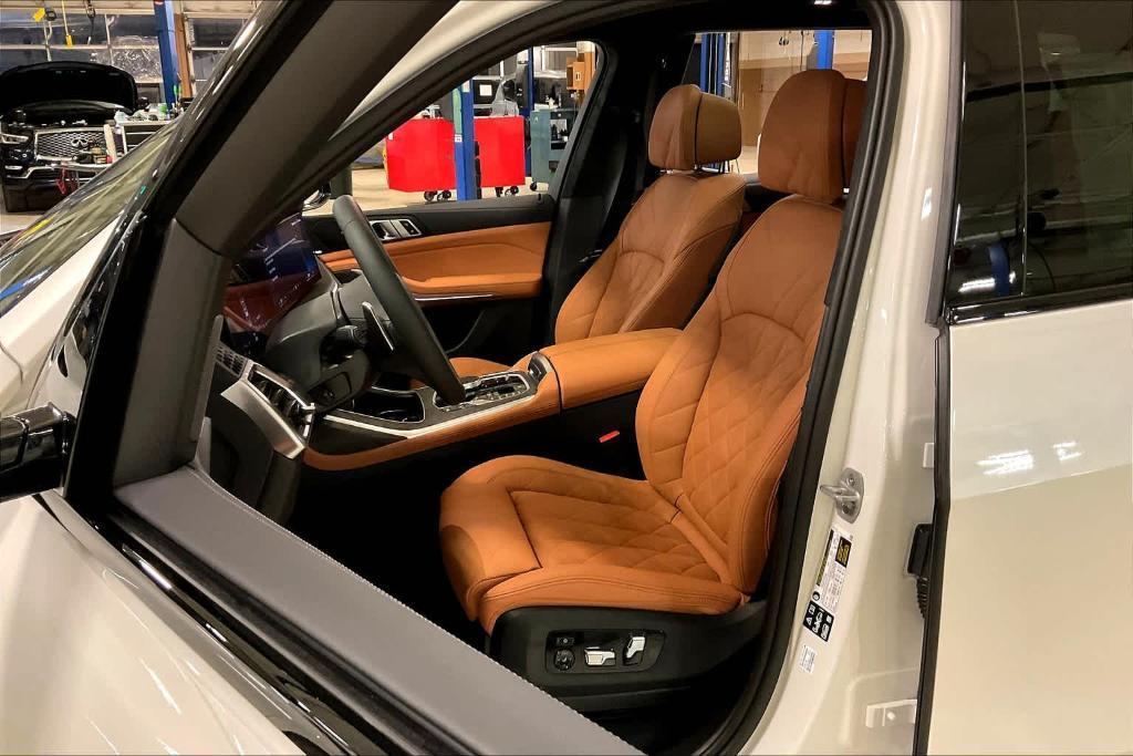 new 2025 BMW X7 car, priced at $96,880