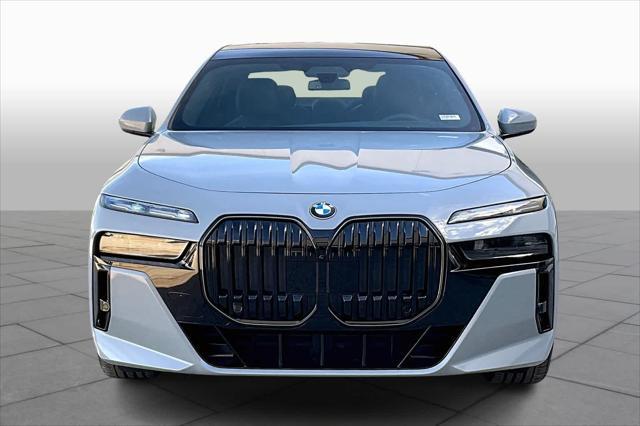 new 2025 BMW 760 car, priced at $134,755