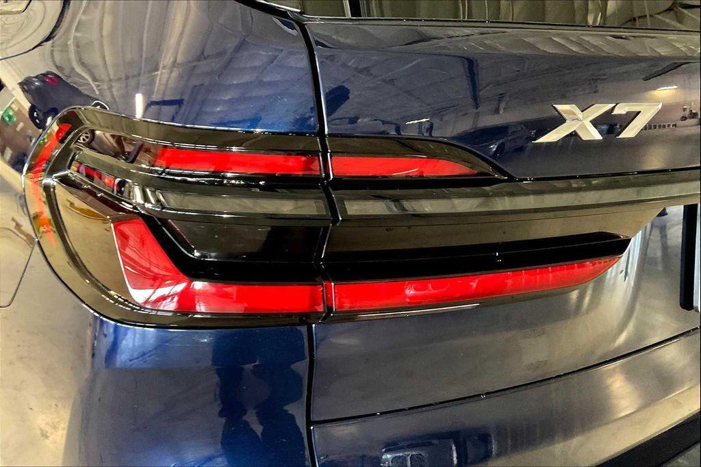new 2026 BMW X7 car, priced at $102,625