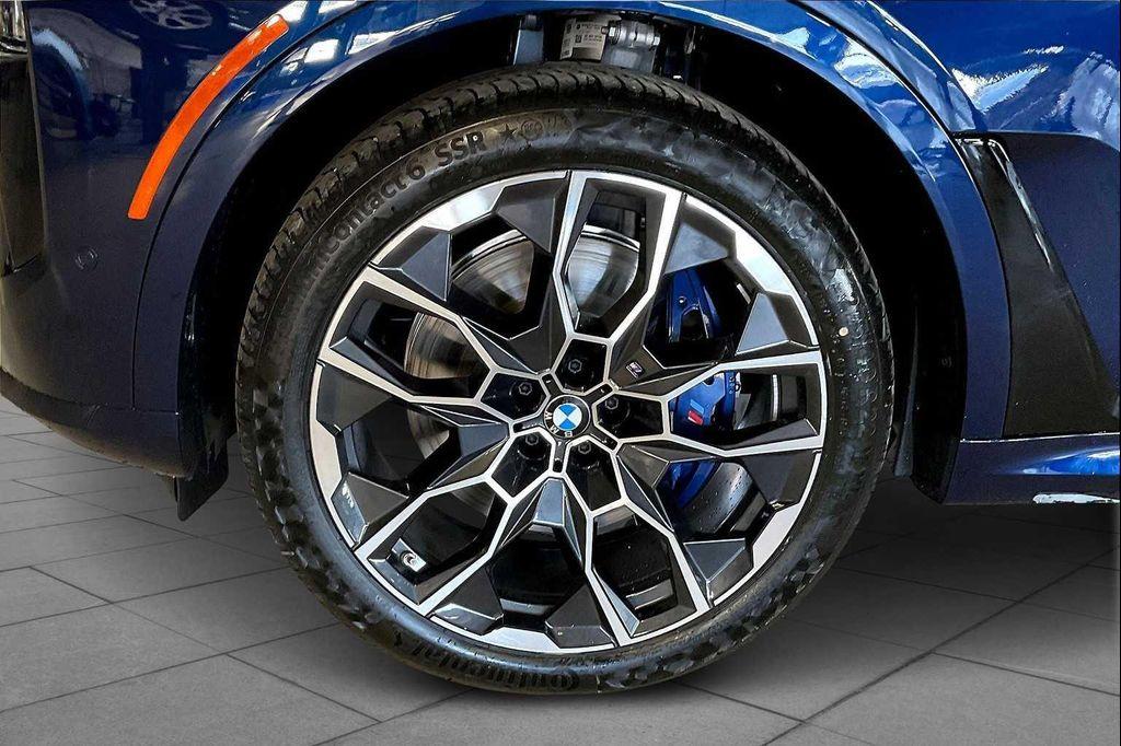 new 2026 BMW X7 car, priced at $102,625