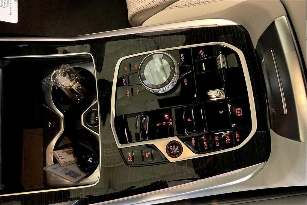 new 2026 BMW X7 car, priced at $102,625