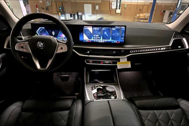 new 2025 BMW X7 car, priced at $95,705