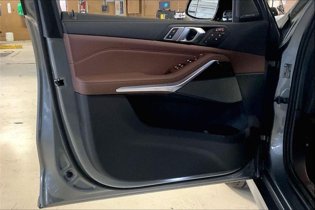 new 2026 BMW X7 car, priced at $104,110