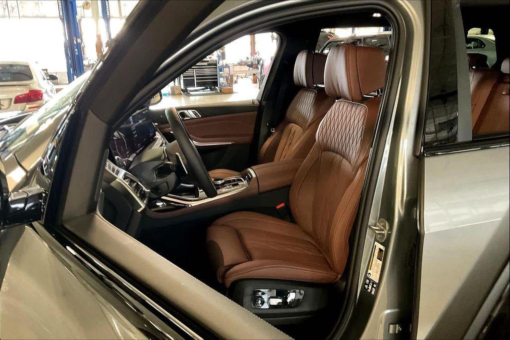 new 2026 BMW X7 car, priced at $104,110
