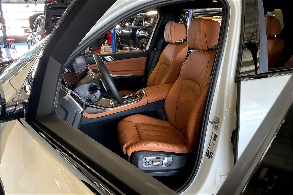 used 2025 BMW X7 car, priced at $88,481