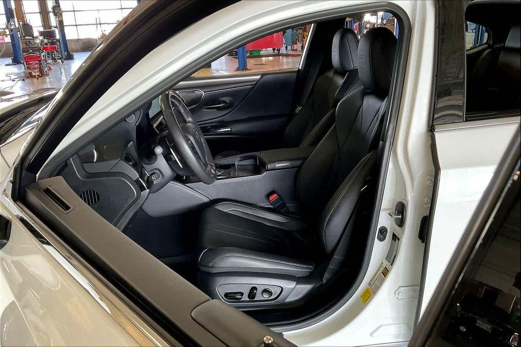 used 2023 Lexus ES 350 car, priced at $38,891