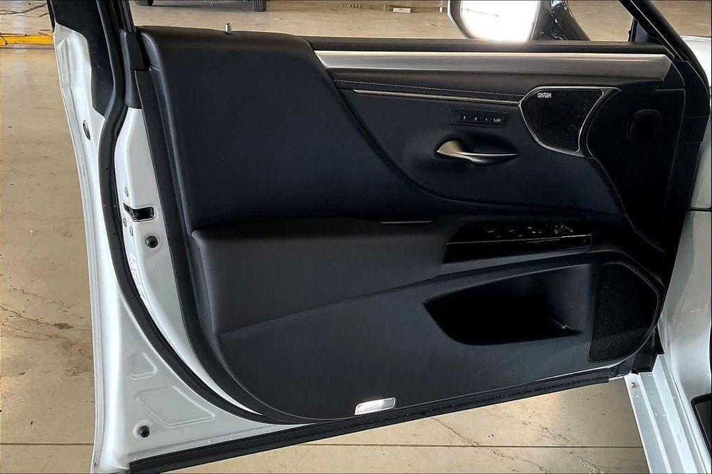 used 2023 Lexus ES 350 car, priced at $38,891