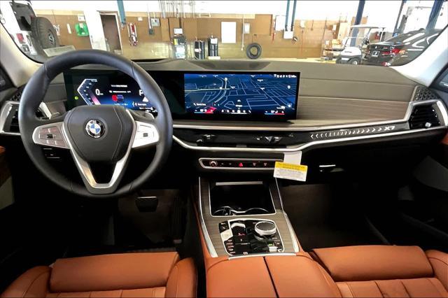 new 2025 BMW X7 car, priced at $98,005