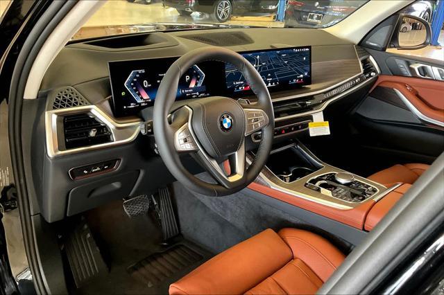 new 2025 BMW X7 car, priced at $98,005