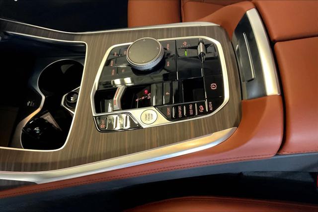 new 2025 BMW X7 car, priced at $98,005