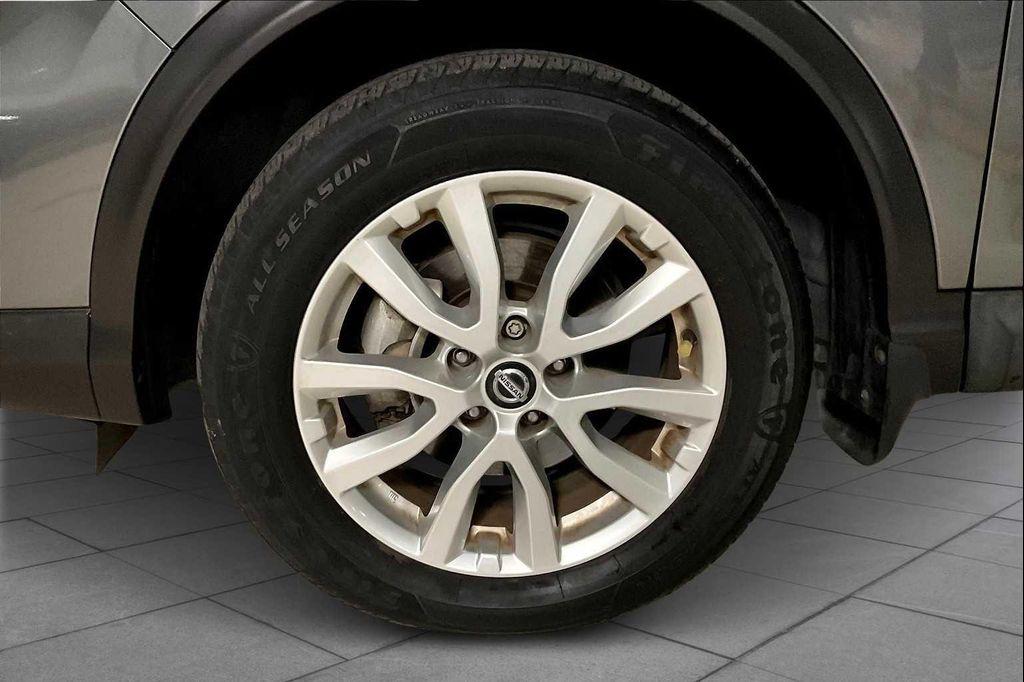 used 2020 Nissan Rogue Sport car, priced at $15,784