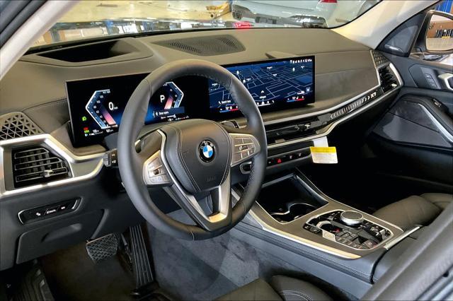 new 2025 BMW X7 car, priced at $93,255