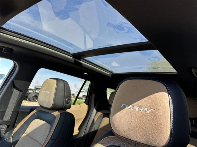 new 2025 Chevrolet Equinox car, priced at $37,085