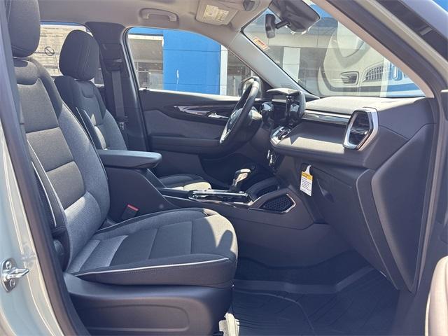 new 2025 Chevrolet TrailBlazer car, priced at $32,320
