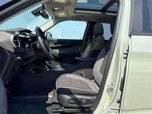 new 2025 Chevrolet TrailBlazer car, priced at $32,320