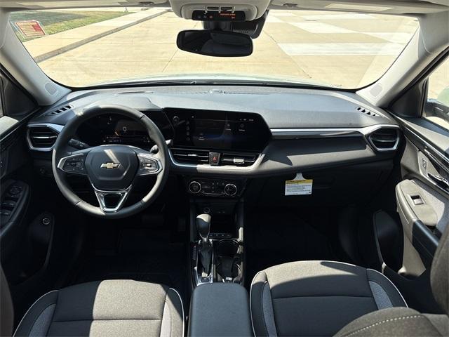 new 2025 Chevrolet TrailBlazer car, priced at $32,320